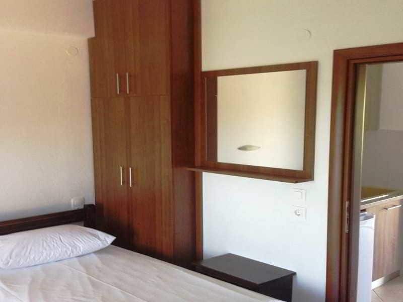 Paradisos Apartments Néa Skióni Eksteriør bilde